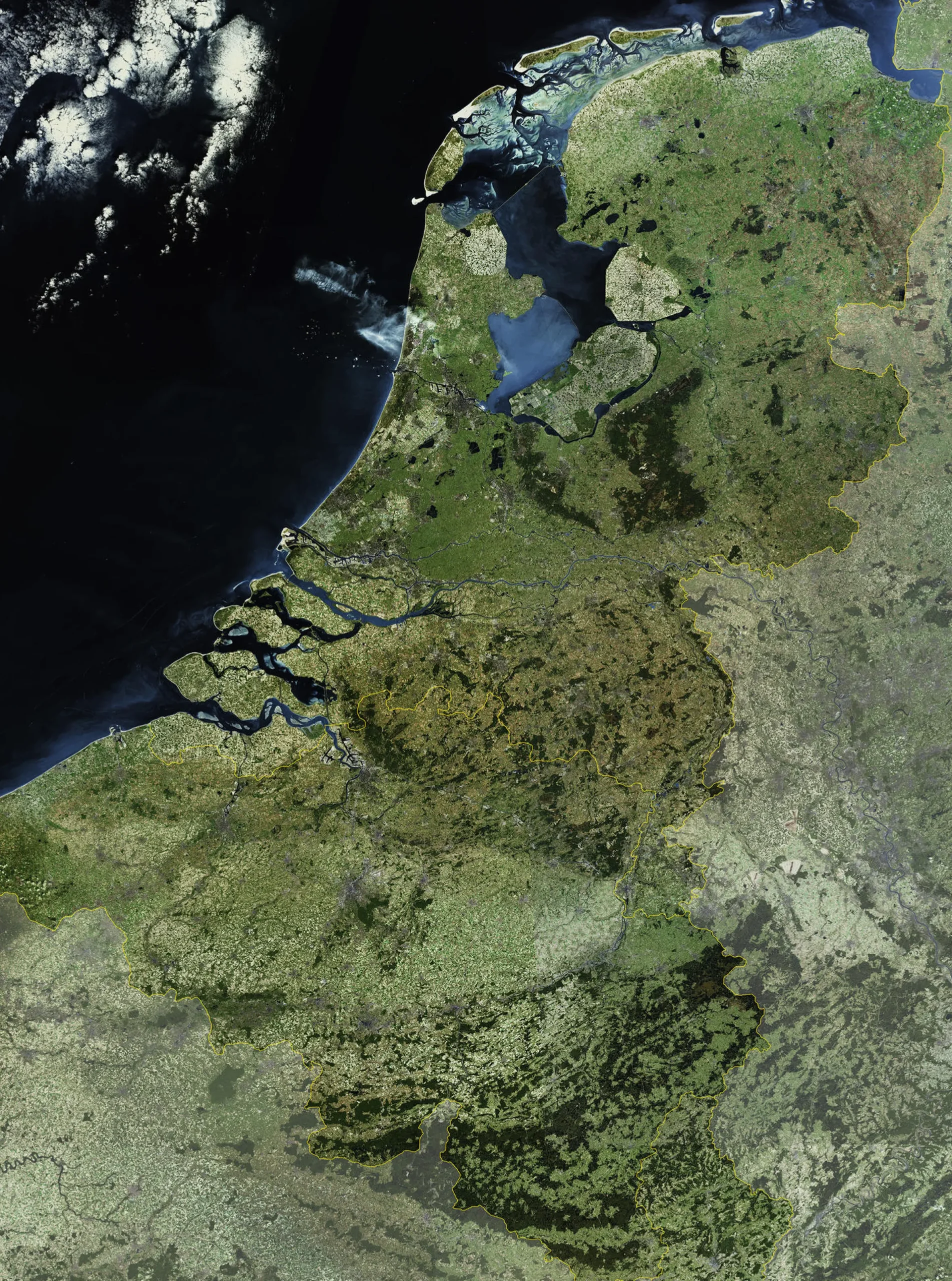 Satellietkaart Benelux 37